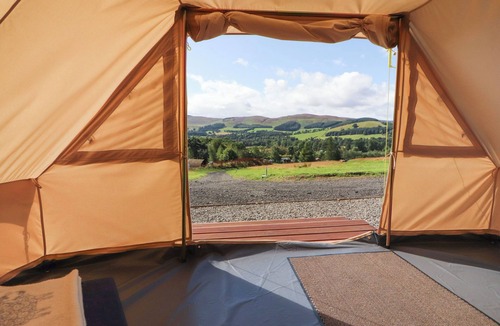 Glentress Cottage | TOR HILL, romantic, with open fire in Peebles