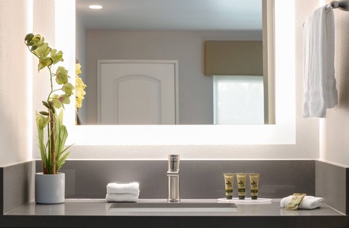 Westside Santa Cruz Hotel | Torch Lite Inn