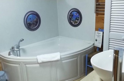 Romney Marsh Other | Tore Petty - Romantic lodge - spa bath & sauna