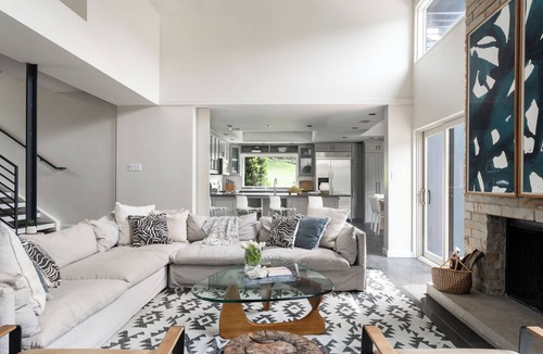 Austin House | Toro Canyon: 6mi to DT Austin · Heated/Cooled Pool · Hot Tub · Sport Court
