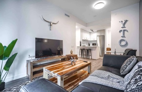 Bay Cloverhill Apartment | Toronto 1 Bedroom Apartment