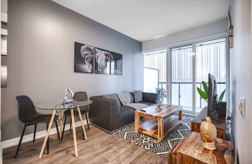 Bay Cloverhill Apartment | Toronto 1 Bedroom Apartment