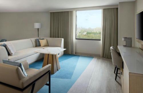 Etobicoke Hotel | Toronto Airport Marriott Hotel