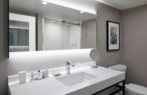 Etobicoke Hotel | Toronto Airport Marriott Hotel