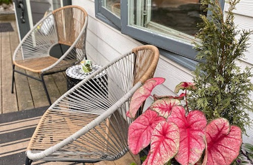 The Beaches Apartment | Toronto Beaches Coachhouse