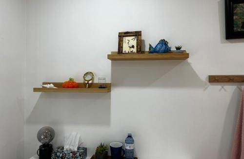 Lawrence Park South House | Toronto central area tidy room near subway