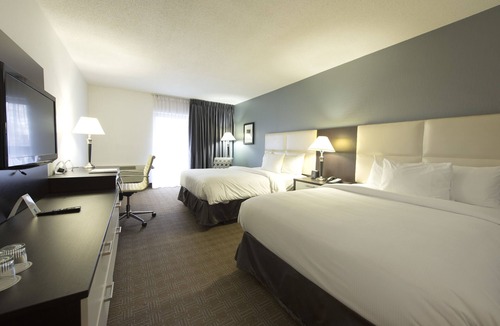 Wynford-Concorde Hotel | Toronto Don Valley Hotel and Suites