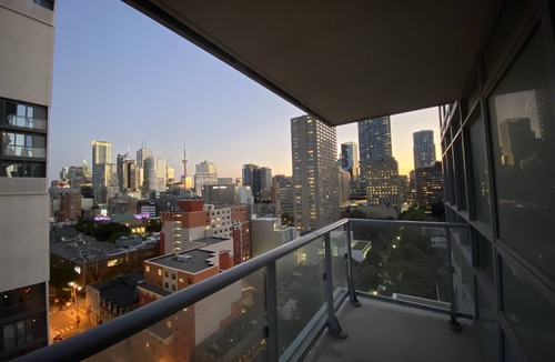 Garden District Apartment | Toronto Downtown One Private Room in a 2B2B Condo Apartment For Female only