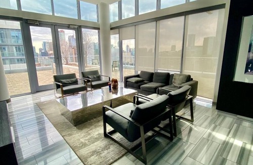 Garden District Apartment | Toronto Downtown One Private Room in a 2B2B Condo Apartment For Female only