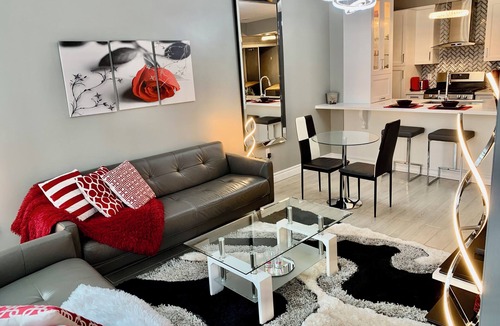 Central Waterfront Condo | Toronto Glamour