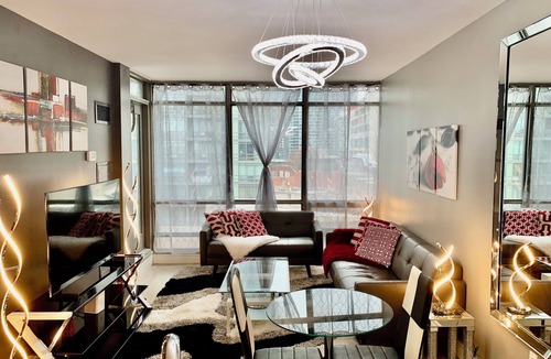 Central Waterfront Condo | Toronto Glamour