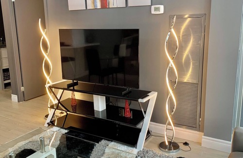 Central Waterfront Condo | Toronto Glamour