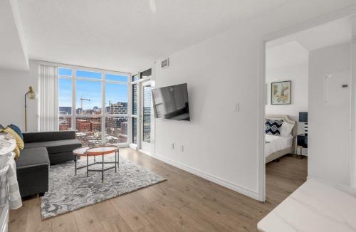 CityPlace Apartment | Toronto Harbourview Suites with free parking