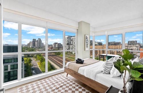 CityPlace Apartment | Toronto Harbourview Suites with free parking