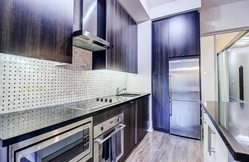 Toronto Entertainment District Apartment | Toronto Icon Suites - CN Tower Downtown