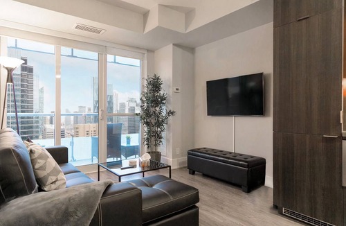 Toronto Entertainment District Apartment | Toronto Icon Suites - CN Tower Downtown
