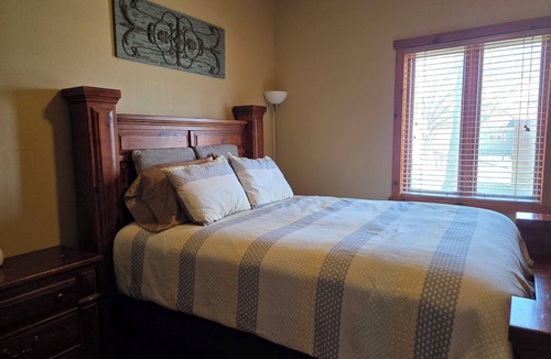 Toronto Cabin | Toronto Lake Lodge - Sleeps 10-12, Boat Parking, Private Pond Access