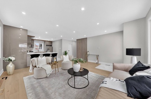 Woburn House | Toronto Newly Renovated 3BR Home | Free Parking