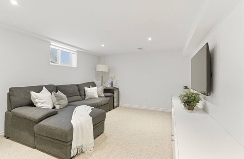 North York House | Toronto North York Home | Yonge & Sheppard |Fully Furnished | Subway Access