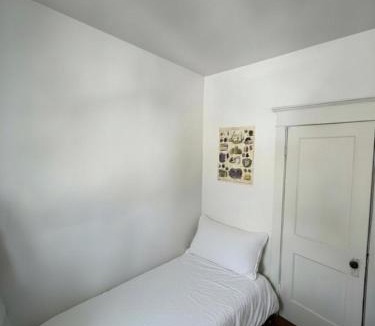 Sunnyside House | Toronto Roncesvalles Gem short-term rental 3 bedroom home sleeps 5