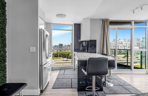 Fort York Apartment | Toronto Waterfront Stay