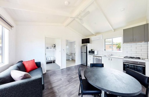 Torquay Cabin | Torquay Foreshore Caravan Park