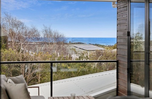 Torquay House | Torquay Point White-Water Retreat