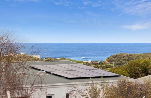Torquay House | Torquay Point White-Water Retreat