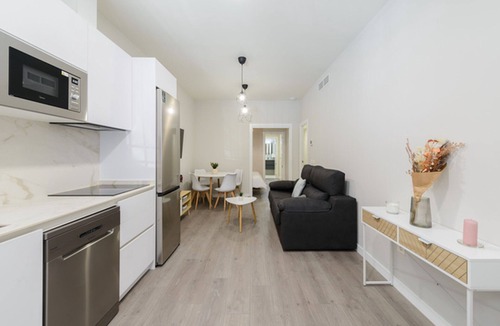 Torrejon de Ardoz Apartment | TORREJÓN SUITES. Low 7