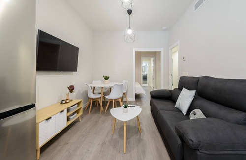 Torrejon de Ardoz Apartment | TORREJÓN SUITES. Low 7