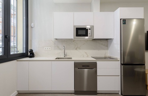 Torrejon de Ardoz Apartment | TORREJÓN SUITES. Low 7