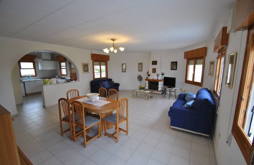 San Luis Villa | Torrevieja, air-conditioned ind. villa, 4 bedrooms, 1000 m2 plot, large private pool