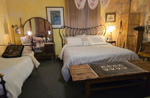 Winamac Hotel | Tortuga Inn