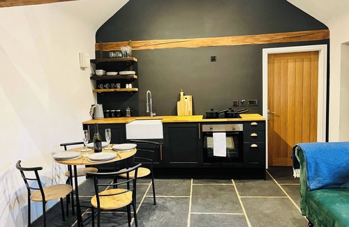 Ranskill House | Torworth - 1 Bed Barn - Sleeps 3 - Hot Tub