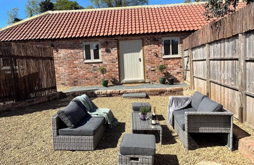 Ranskill House | Torworth - 1 Bed Barn - Sleeps 3 - Hot Tub