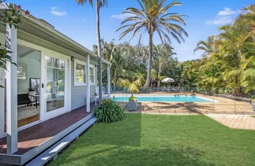 Merewether House | "Tosca" Elegant Merewether Beach House with Pool