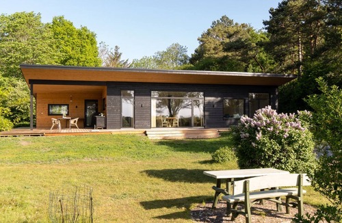 Rrvig House | "Toska" - 100m to the fjord by Interhome
