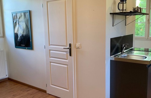 Senlis House | Totally independent studio on the second floor of the house