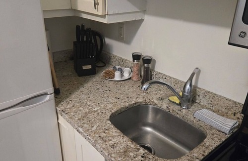 ByWard Market Apartment | Totally Private 1-bedroom Apt Downtown Ottawa 284D