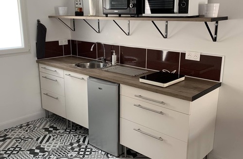 Villeblevin House | Totally private spa cottage