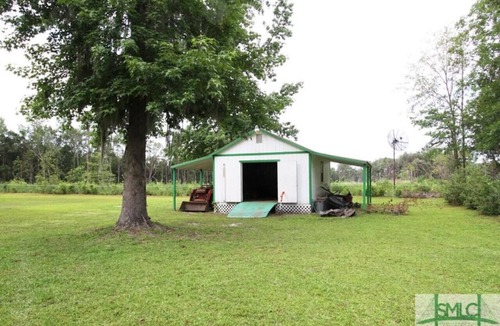 Midway House | Totally Rad Pad at Mid Way Retro Retreat