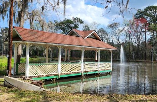 Midway House | Totally Rad Pad!