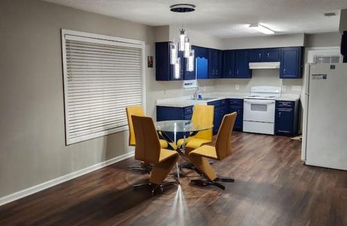 Midway House | Totally Rad Pad!