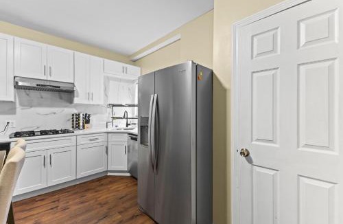 Nonantum Apartment | Totally Renovated 3Br Apartment