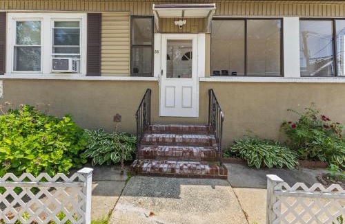 Nonantum Apartment | Totally Renovated 3Br Apartment