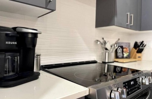 West End Condo | Touch of class-West End