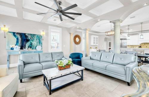 Frangista Beach House | Touched by the Sun