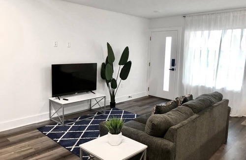 Old East Dallas House | Touchless Uptown Dallas 2BR