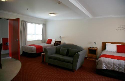 Pukekohe Hotel | Touchwood Motor Lodge