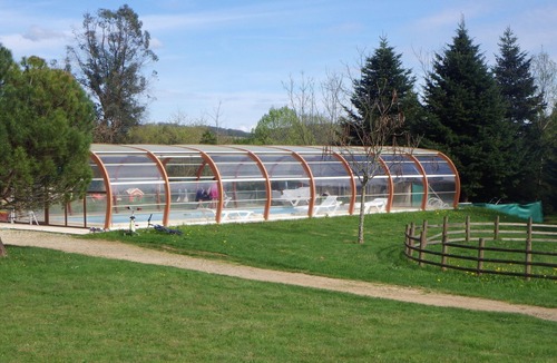 Chamberet Boat Rental | Toue cabanée